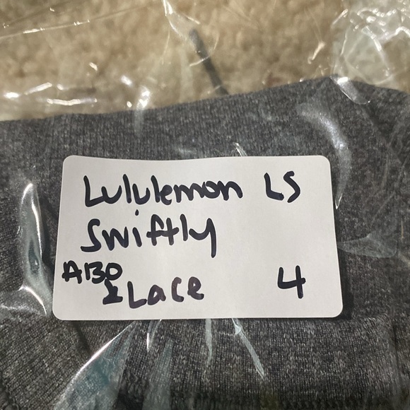Lululemon Run: Swiftly Tech Long Sleeve Lace Design in Charcoal Gray Sz 4 - Picture 16 of 16